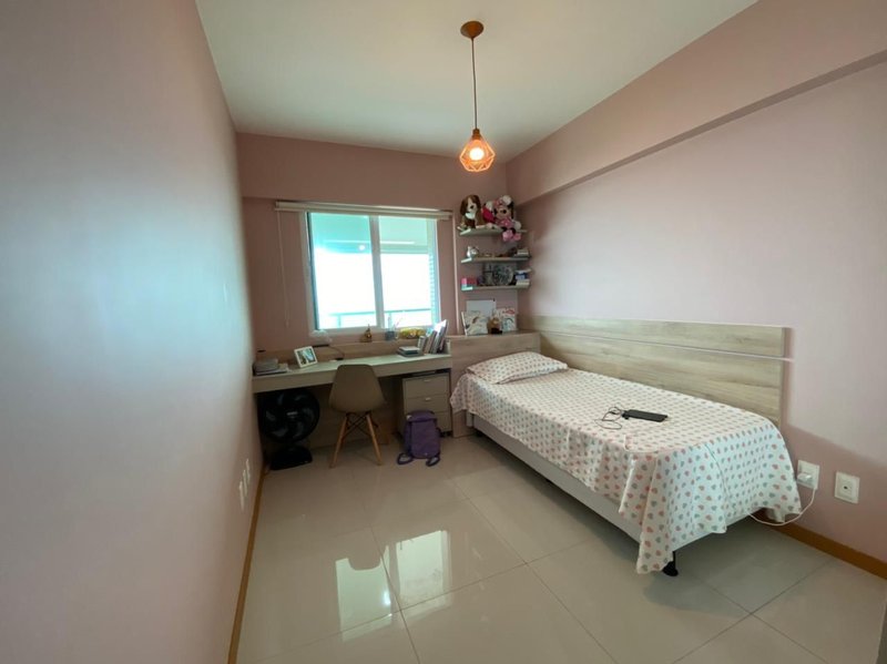 APARTAMENTO TRES QUARTOS VARANDA, ELEVADOR PISCINA, 3 GARAGENS SOLTAS!! Rua Rodrigues Dórea Salvador - 