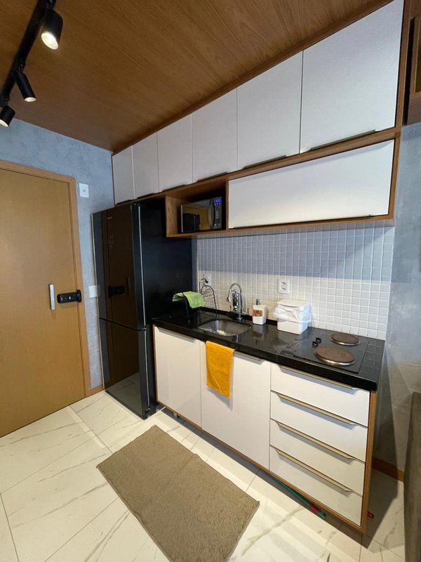 APARTAMENTO 1/4 SALA VARANDA ELEVADOR PISCINA ACADEMIA GARAGEM VENDA E LOCAÇÃO NA BARRA!!! Avenida Almirante Marques de Leão Salvador - 