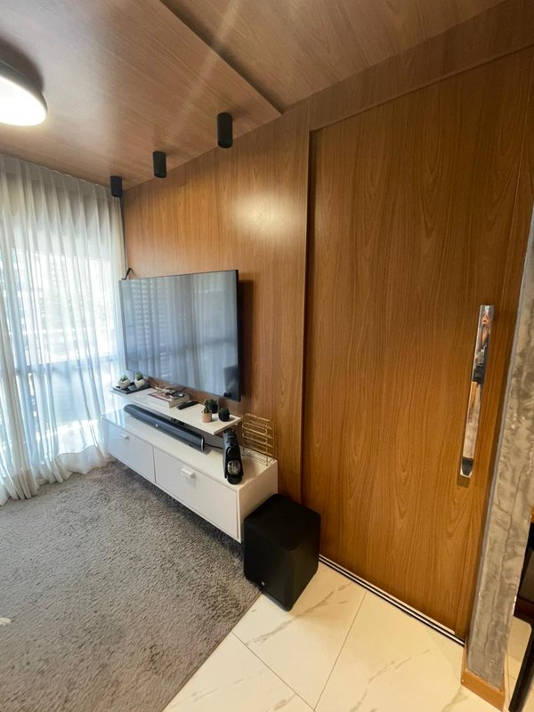 APARTAMENTO 1/4 SALA VARANDA ELEVADOR PISCINA ACADEMIA GARAGEM VENDA E LOCAÇÃO NA BARRA!!! Avenida Almirante Marques de Leão Salvador - 
