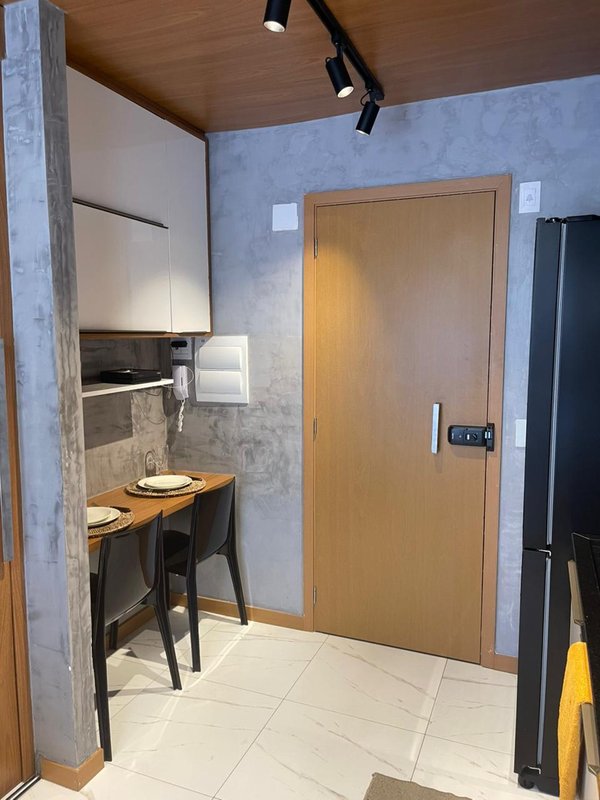 APARTAMENTO 1/4 SALA VARANDA ELEVADOR PISCINA ACADEMIA GARAGEM VENDA E LOCAÇÃO NA BARRA!!! Avenida Almirante Marques de Leão Salvador - 