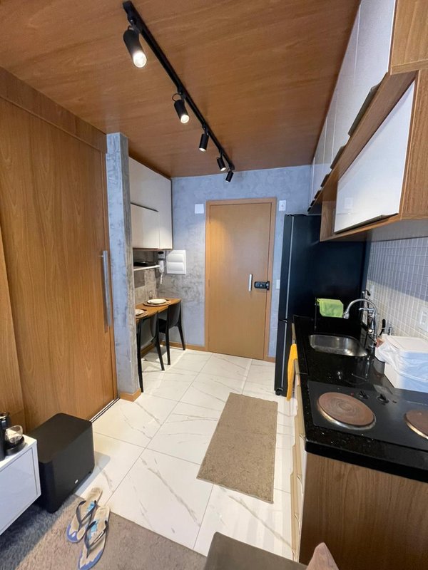 APARTAMENTO 1/4 SALA VARANDA ELEVADOR PISCINA ACADEMIA GARAGEM VENDA E LOCAÇÃO NA BARRA!!! Avenida Almirante Marques de Leão Salvador - 
