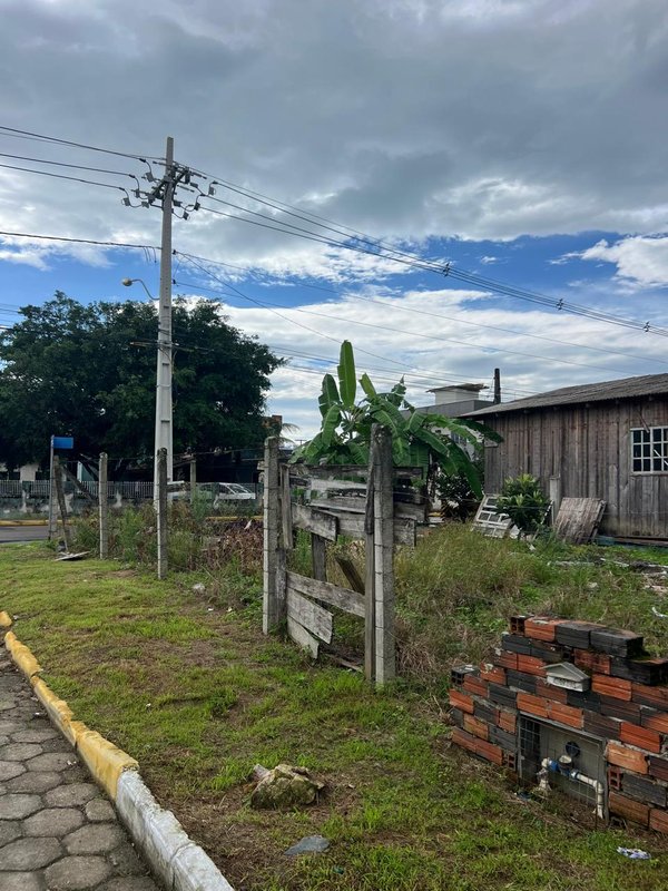 Terreno  no bairro Morretes em Itapema Rua 432 Itapema - 