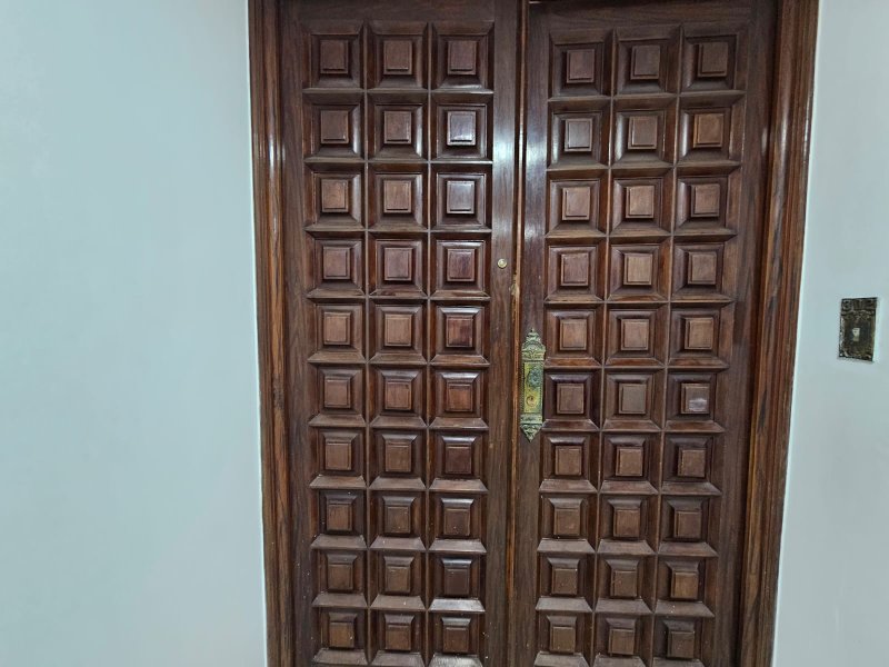 APARTAMENTO 4 QUARTOS SUÍTE VARANDA DEPENDÊNCIA ELEVADOR 2 GARAGENS À VENDA NA GRAÇA Rua Humberto de Campos Salvador - 
