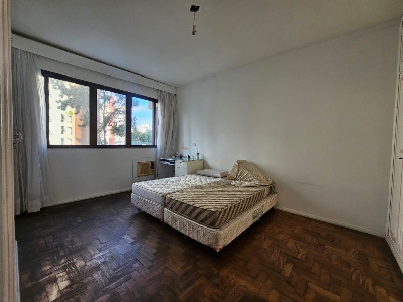 APARTAMENTO 4 QUARTOS SUÍTE VARANDA DEPENDÊNCIA ELEVADOR 2 GARAGENS À VENDA NA GRAÇA Rua Humberto de Campos Salvador - 