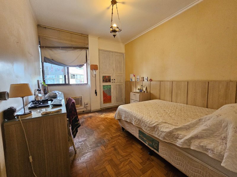 APARTAMENTO 4 QUARTOS SUÍTE VARANDA DEPENDÊNCIA ELEVADOR 2 GARAGENS À VENDA NA GRAÇA Rua Humberto de Campos Salvador - 