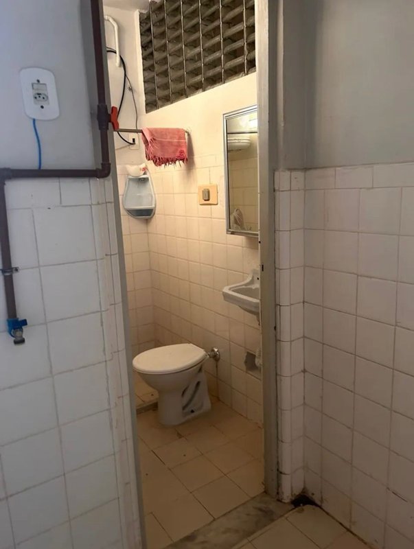 DOIS QUARTOS NA BARRA COM DEPENDENCIA PARA  ALUGAR Rua Afonso Celso Salvador - 