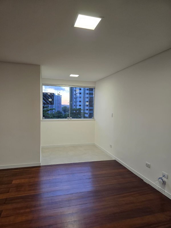 Apartamento à venda com 3 quartos sendo uma suíte, 120m² área útil por R$ 850.000,00 Rua Setúbal Recife - 