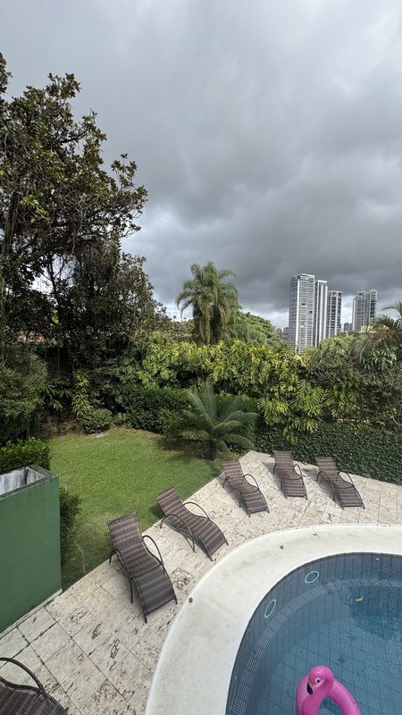 CASA EM CONDOMÍNIO FECHADO PRÓXIMO AO SHOPPING CIDADE JARDIM – PORTEIRA FECHADA - São Paulo - 
