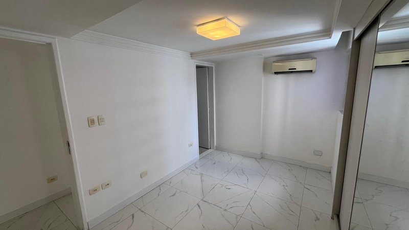 Apartamento à venda com 3 quartos sendo uma suíte, 95m² área útil por R$ 500.000,00 Rua Desembargador João Paes Recife - 