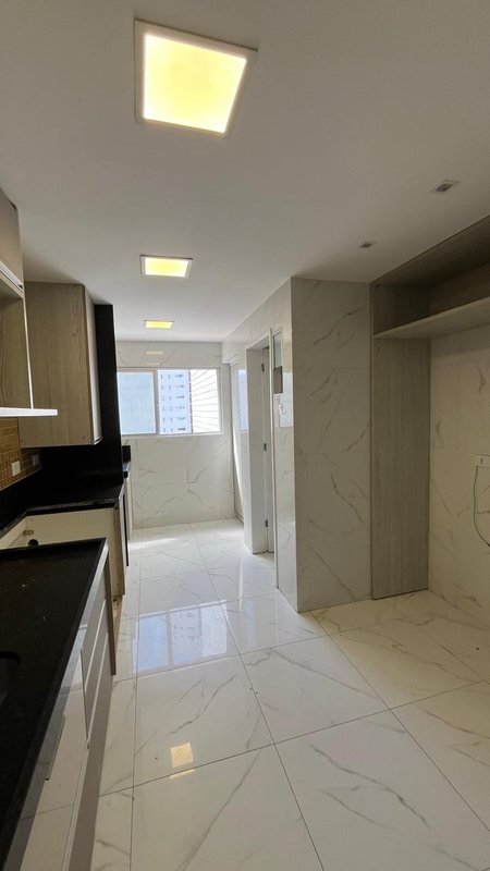 Apartamento à venda com 3 quartos sendo uma suíte, 95m² área útil por R$ 500.000,00 Rua Desembargador João Paes Recife - 