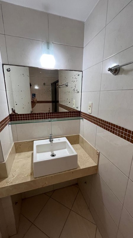 Apartamento à venda com 3 quartos sendo uma suíte, 95m² área útil por R$ 500.000,00 Rua Desembargador João Paes Recife - 