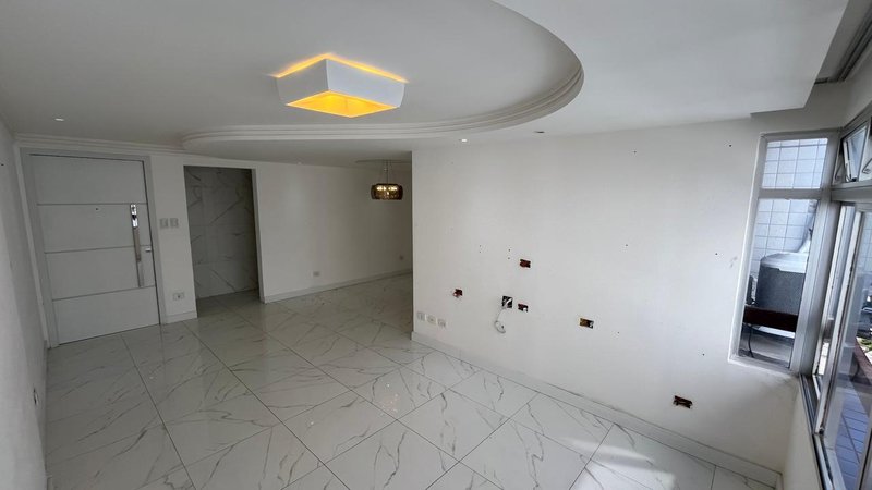 Apartamento à venda com 3 quartos sendo uma suíte, 95m² área útil por R$ 500.000,00 Rua Desembargador João Paes Recife - 