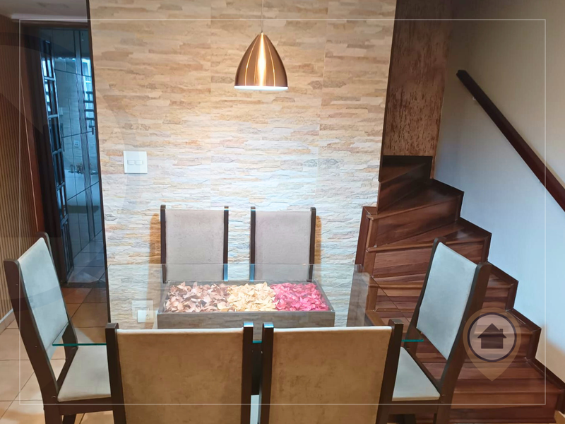 SOBRADO À VENDA COM 98 M² | 2 QUARTOS | 1 SUÍTE | 2 BANHEIROS | 2 VAGAS | CENTRO/GRU! Rua Soldado Antônio Agostinho Martins Guarulhos - 