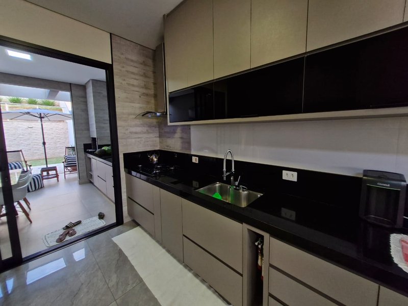 🏡 Casa Térrea Moderna em Condomínio – 3 Suítes | Pronta para Morar | Excelente Valor! - Campinas - 