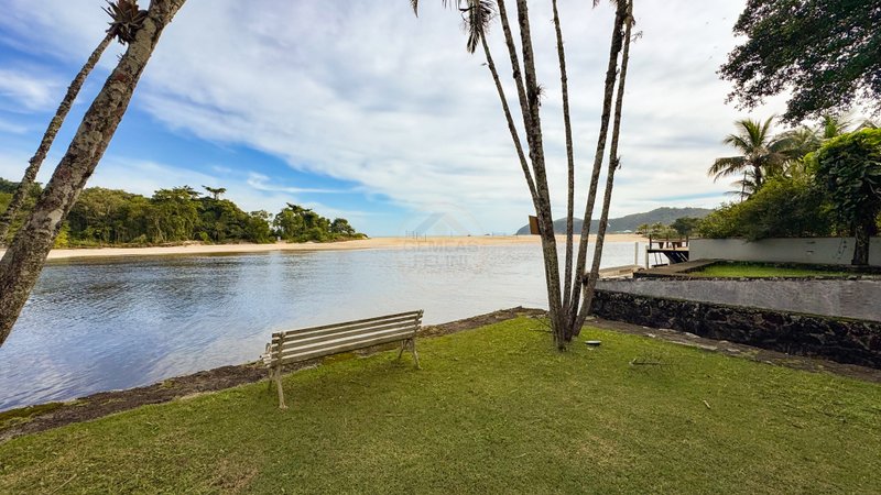 Linda casa frente ao rio na Praia Barra do Una - À VENDA Magno Passos Bitencourt São Sebastião - 