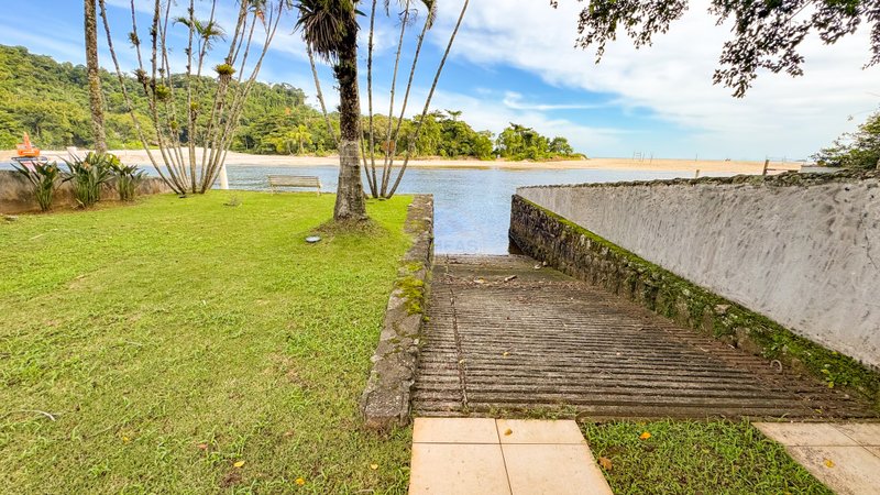 Linda casa frente ao rio na Praia Barra do Una - À VENDA Magno Passos Bitencourt São Sebastião - 