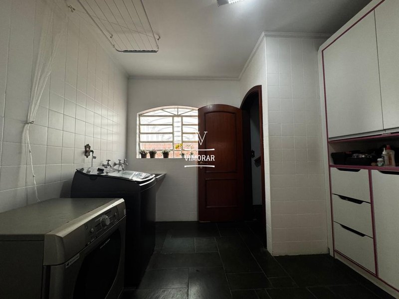 Sobrado 4 dormitórios sendo 3 suítes + piscina - São Paulo - 
