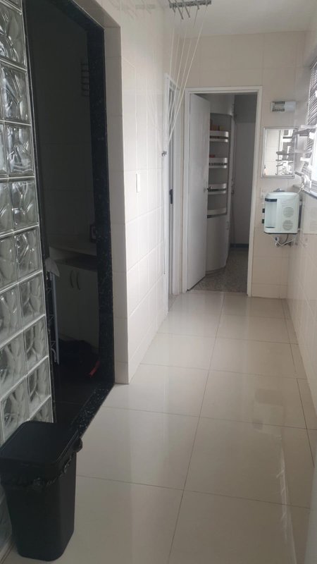 Apartamento à venda com 3 quartos sendo uma suíte, 140m² área útil por R$ 830.000,00 Avenida Engenheiro Domingos Ferreira Recife - 