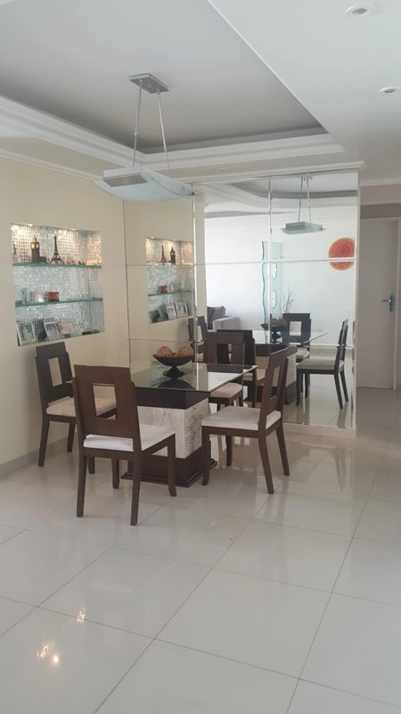 Apartamento à venda com 3 quartos sendo uma suíte, 140m² área útil por R$ 830.000,00 Avenida Engenheiro Domingos Ferreira Recife - 