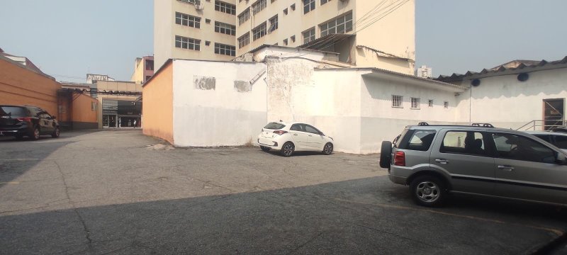 Prédio com Loja e Estacionamento no Centro de Mogi das Cruzes – 10 Andares e 65 Salas - Mogi das Cruzes - 