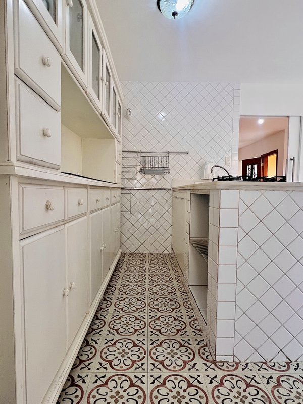 BELÍSSIMA CASA DE ESQUINA EM PLANALTO PAULISTA Avenida Piassanguaba São Paulo - 