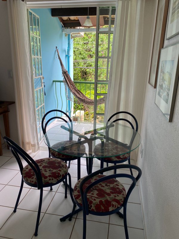 Apartamento 100 metros do mar / 2 dormitórios/ mobiliado e decorado Estrada da balsa  Porto Seguro - 