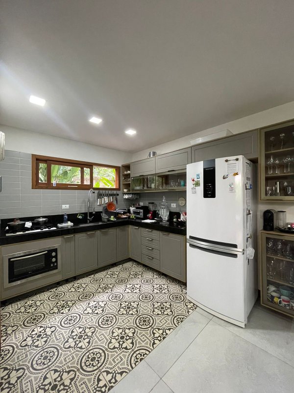 Casa de 3 dormitórios / 200 metros do mar / mobiliado e decorado Estrada da balsa  Porto Seguro - 
