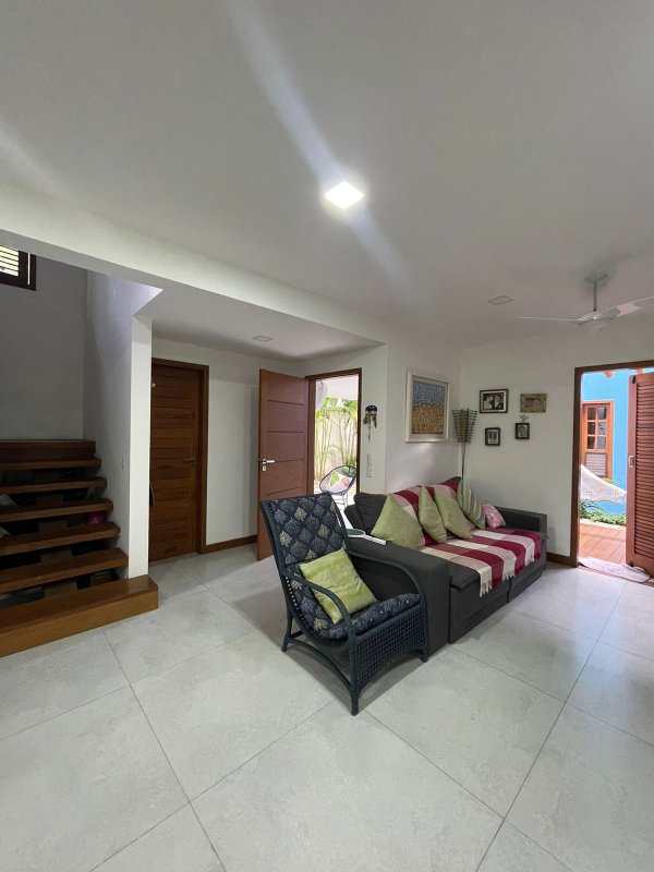 Casa de 3 dormitórios / 200 metros do mar / mobiliado e decorado Estrada da balsa  Porto Seguro - 