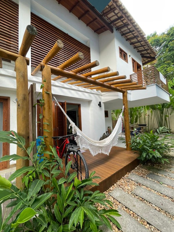 Casa de 3 dormitórios / 200 metros do mar / mobiliado e decorado Estrada da balsa  Porto Seguro - 