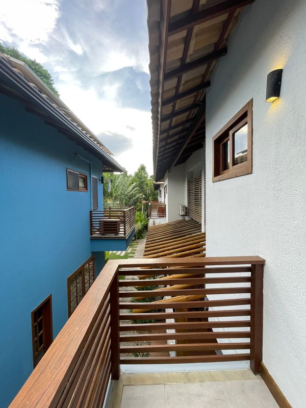 Casa de 3 dormitórios / 200 metros do mar / mobiliado e decorado Estrada da balsa  Porto Seguro - 