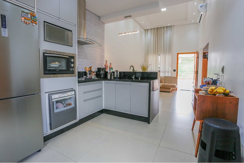 Casa à venda, 120m - 3 Dorm. 1 suíte - R$ 630.000 - Cond. Horto Vilagio - Sorocaba SP Rua João Alberto Paezani Sorocaba - 