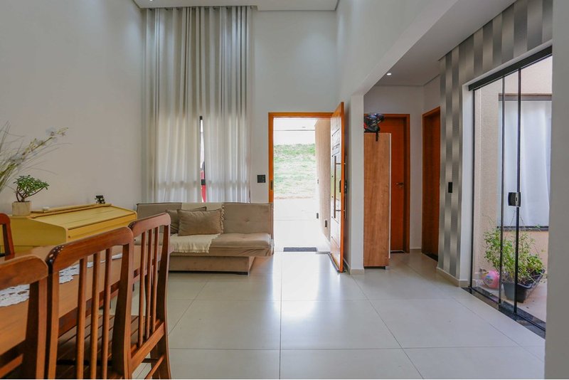 Casa à venda, 120m - 3 Dorm. 1 suíte - R$ 630.000 - Cond. Horto Vilagio - Sorocaba SP Rua João Alberto Paezani Sorocaba - 