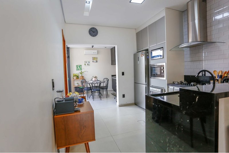Casa à venda, 120m - 3 Dorm. 1 suíte - R$ 630.000 - Cond. Horto Vilagio - Sorocaba SP Rua João Alberto Paezani Sorocaba - 