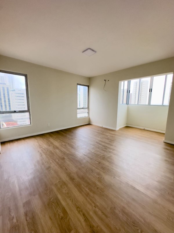 Apartamento à venda com 3 quartos sendo uma suíte, 168m² área útil por R$ 650.000,00 Rua Carlos Pereira Falcão Recife - 