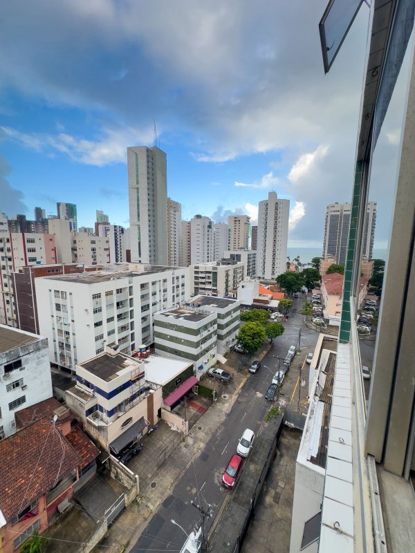Apartamento à venda com 3 quartos sendo uma suíte, 168m² área útil por R$ 650.000,00 Rua Carlos Pereira Falcão Recife - 