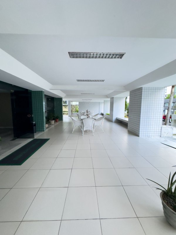Apartamento à venda com 3 quartos sendo uma suíte, 168m² área útil por R$ 650.000,00 Rua Carlos Pereira Falcão Recife - 