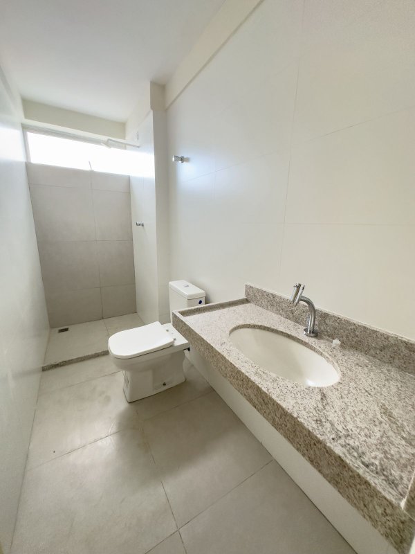 Apartamento à venda com 3 quartos sendo uma suíte, 168m² área útil por R$ 650.000,00 Rua Carlos Pereira Falcão Recife - 