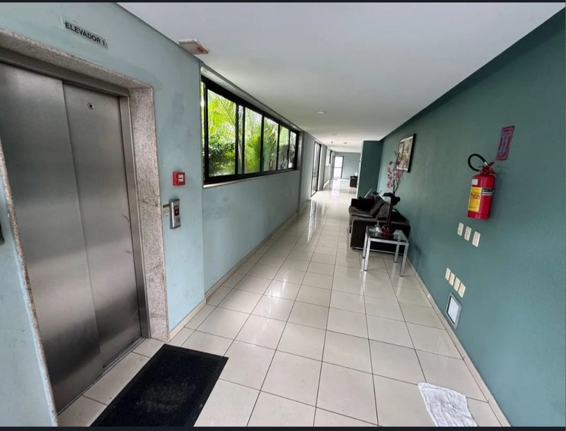 Apartamento mobiliado a venda com 3 quartos sendo uma suíte, 74m² por R$ 600.000,00 Rua da Angustura Recife - 