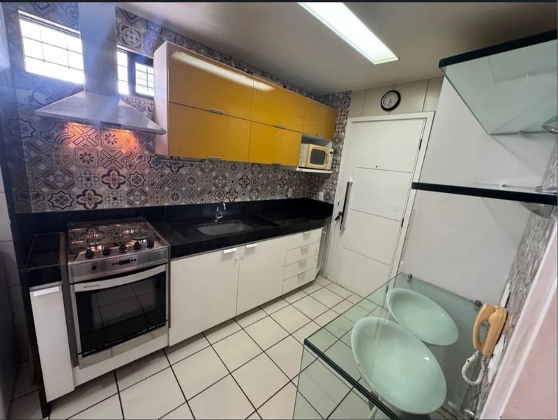 Apartamento mobiliado a venda com 3 quartos sendo uma suíte, 74m² por R$ 600.000,00 Rua da Angustura Recife - 