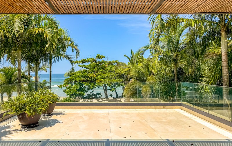 Casa pé na areia em condomínio exclusivo na Praia de Juquehy - À VENDA - São Sebastião - 