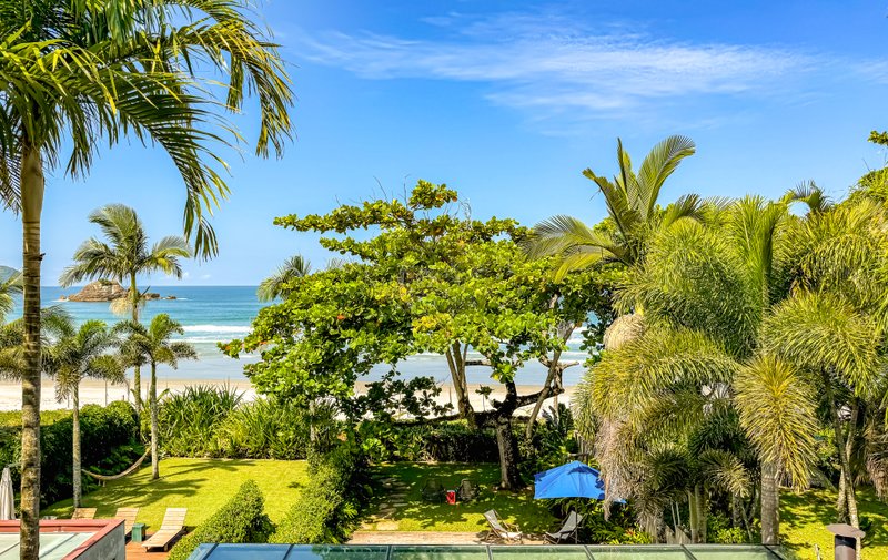 Casa pé na areia em condomínio exclusivo na Praia de Juquehy - À VENDA - São Sebastião - 