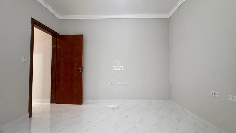 Casa 2 dormitórios sendo 1 suíte + 3 vagas de garagem - Suzano - 