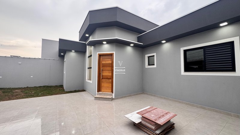 Casa 2 dormitórios sendo 1 suíte + 3 vagas de garagem - Suzano - 