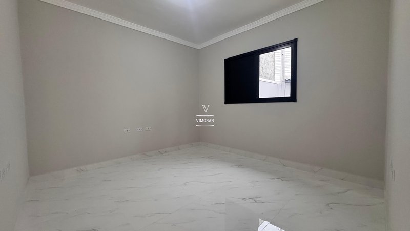 Casa 2 dormitórios sendo 1 suíte + 3 vagas de garagem - Suzano - 