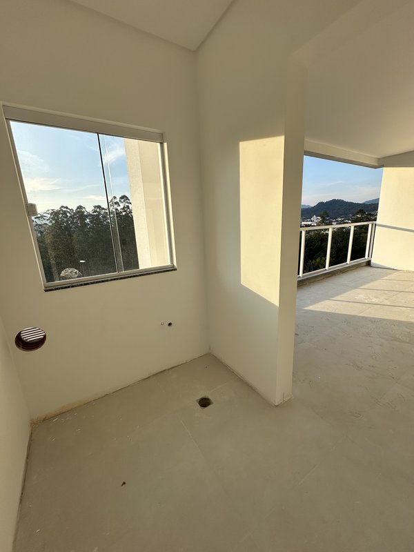 Apartamento à venda, 3 suítes, 2 vagas de garagem. Aceita imóvel como parte do pagamento! Centro  Timbó - 