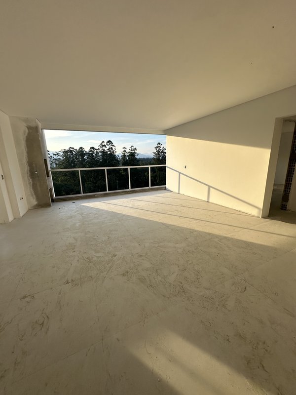 Apartamento à venda, 3 suítes, 2 vagas de garagem. Aceita imóvel como parte do pagamento! Centro  Timbó - 