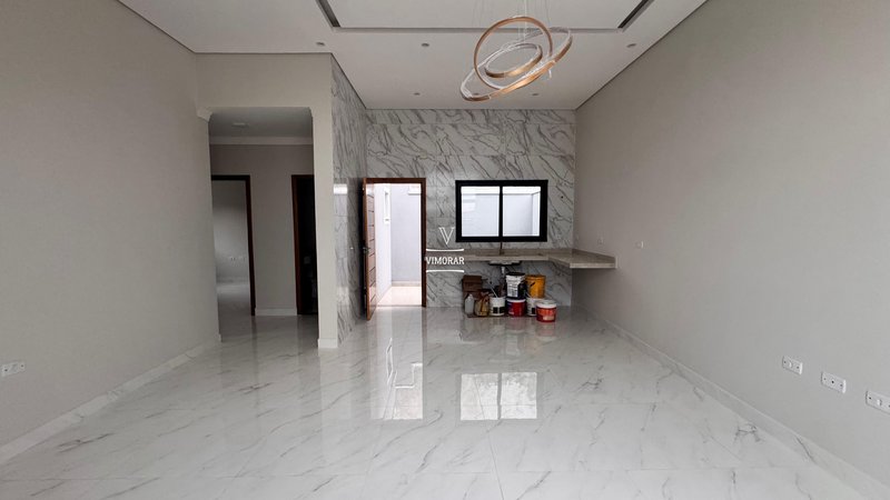 Casa térrea 2 dormitórios sendo 1 suíte + 4 vagas de garagem - Suzano - 