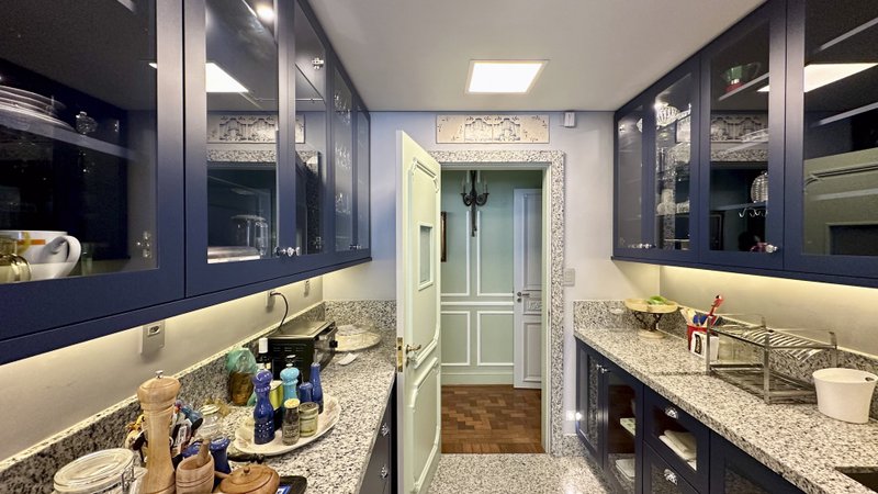 Apartamento 380m² no Jardim América 3 dorm 2 suítes 3 vagas Rua Cristóvão Diniz São Paulo - 
