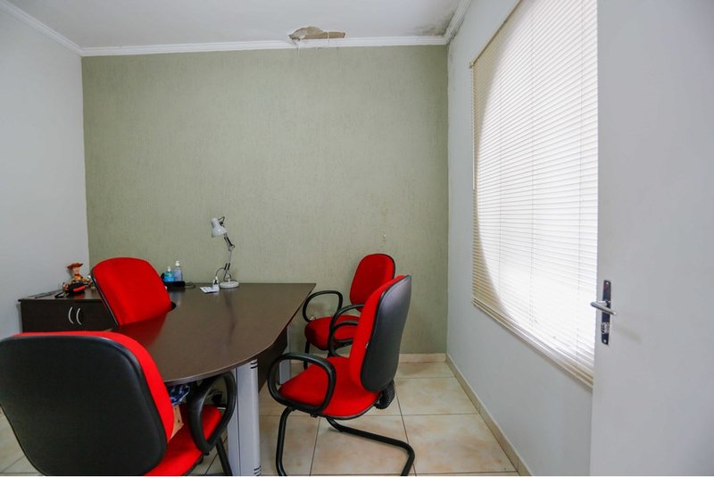 Casa à VENDA, 179m - 8 Dormitórios - R$ 528.000 - Jardim Paulistano - Sorocaba/SP Rua Natal Sorocaba - 