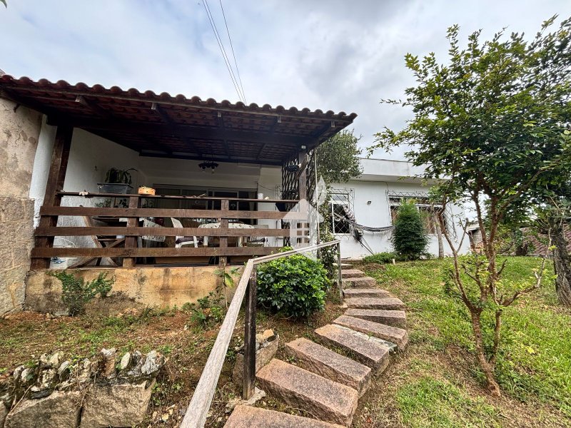 INVESTIMENTO OU O LAR DO SEUS SONHOS? VOCÊ ESCOLHE! AVERBADA! Rua Santa Catarina Joinville - 